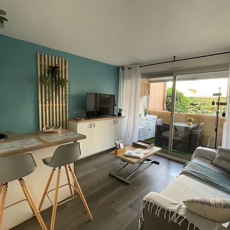 Chaleureux Appartement Face Au Port Sta Lucia, Tout A Pieds, Wifi Saint-Raphael  Exterior photo