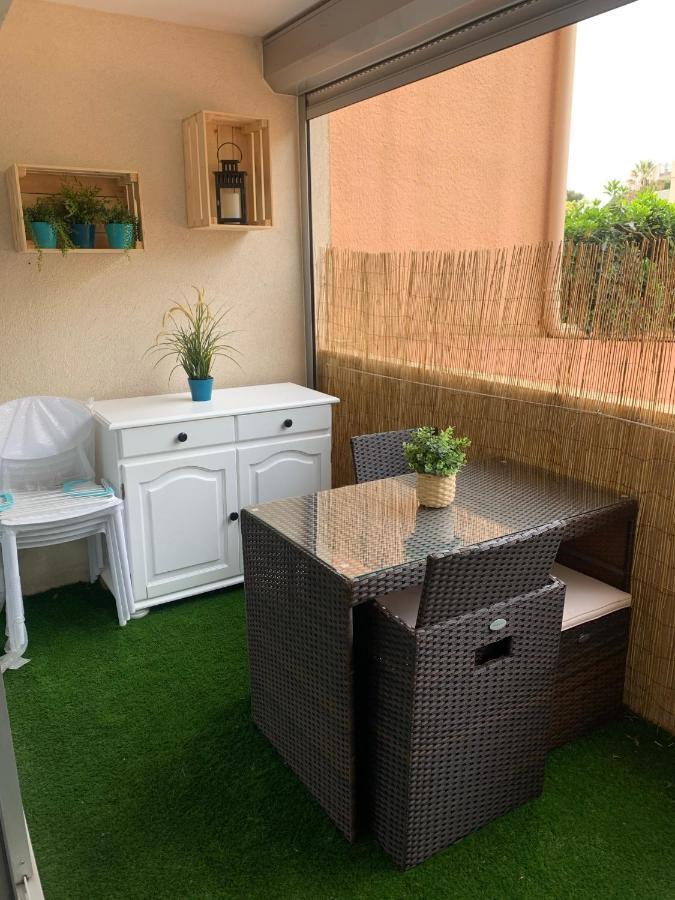 Chaleureux Appartement Face Au Port Sta Lucia, Tout A Pieds, Wifi Saint-Raphael  Exterior photo