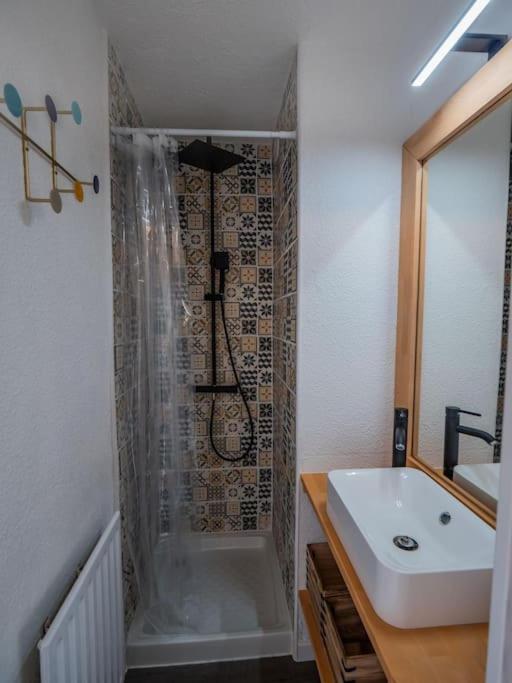 Chaleureux Appartement Face Au Port Sta Lucia, Tout A Pieds, Wifi Saint-Raphael  Exterior photo