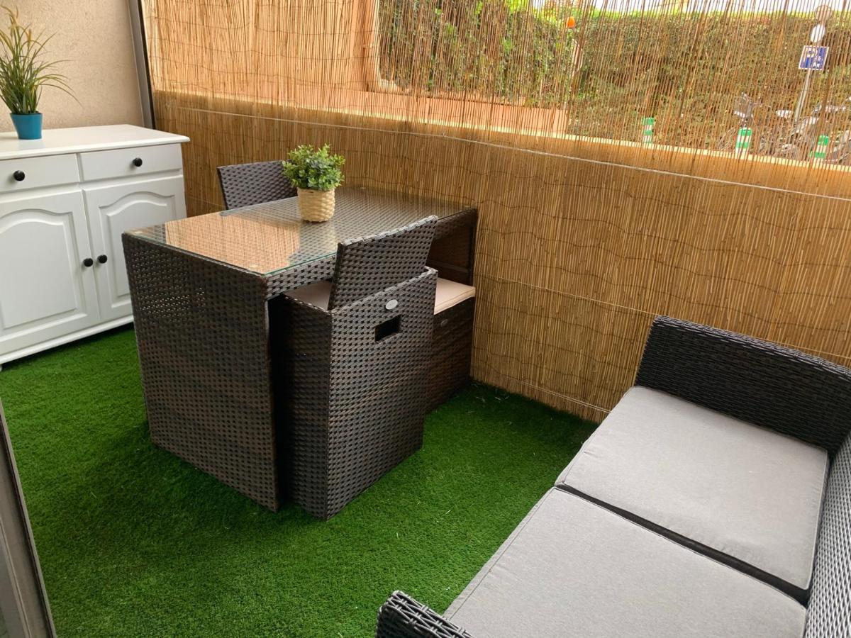 Chaleureux Appartement Face Au Port Sta Lucia, Tout A Pieds, Wifi Saint-Raphael  Exterior photo